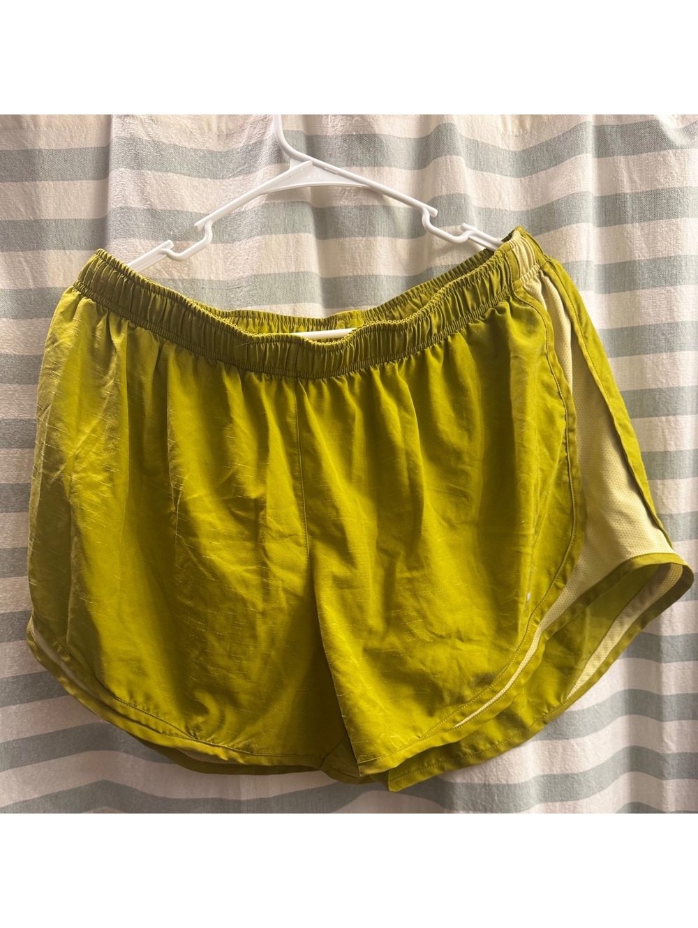 Nike Dri-FIT Women's Running Shorts Size XXL Yellow Green